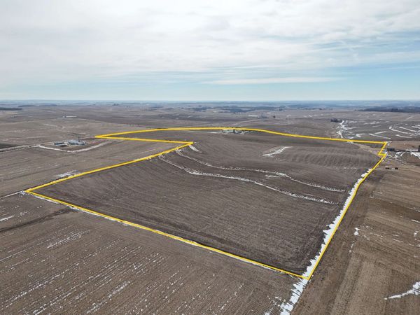 2583 245th St , Delhi, IA 52223