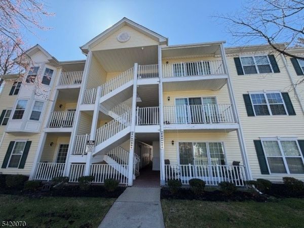 89 Albury Way, North Brunswick, NJ 08902