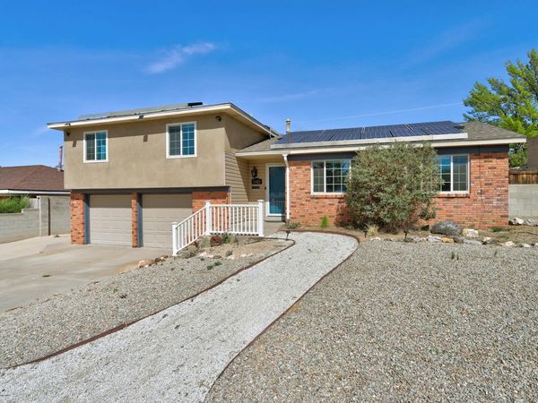 11421 Bar Harbor Place NE, Albuquerque, NM 87111