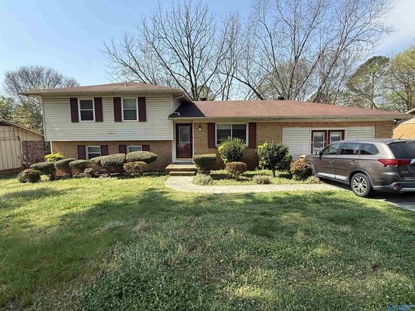 2615 Skyline Drive NW, Huntsville, AL 35810