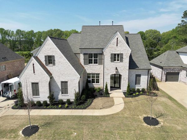 601 CEDAR SHADOWS CIR W, Collierville, TN 38017