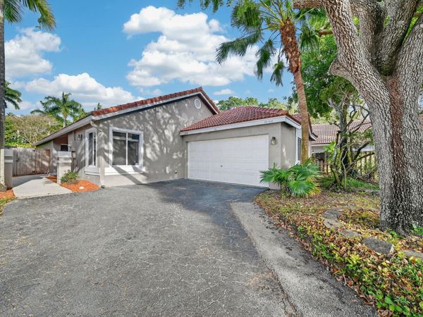 10160 NW 3rd Court, Plantation, FL 33324