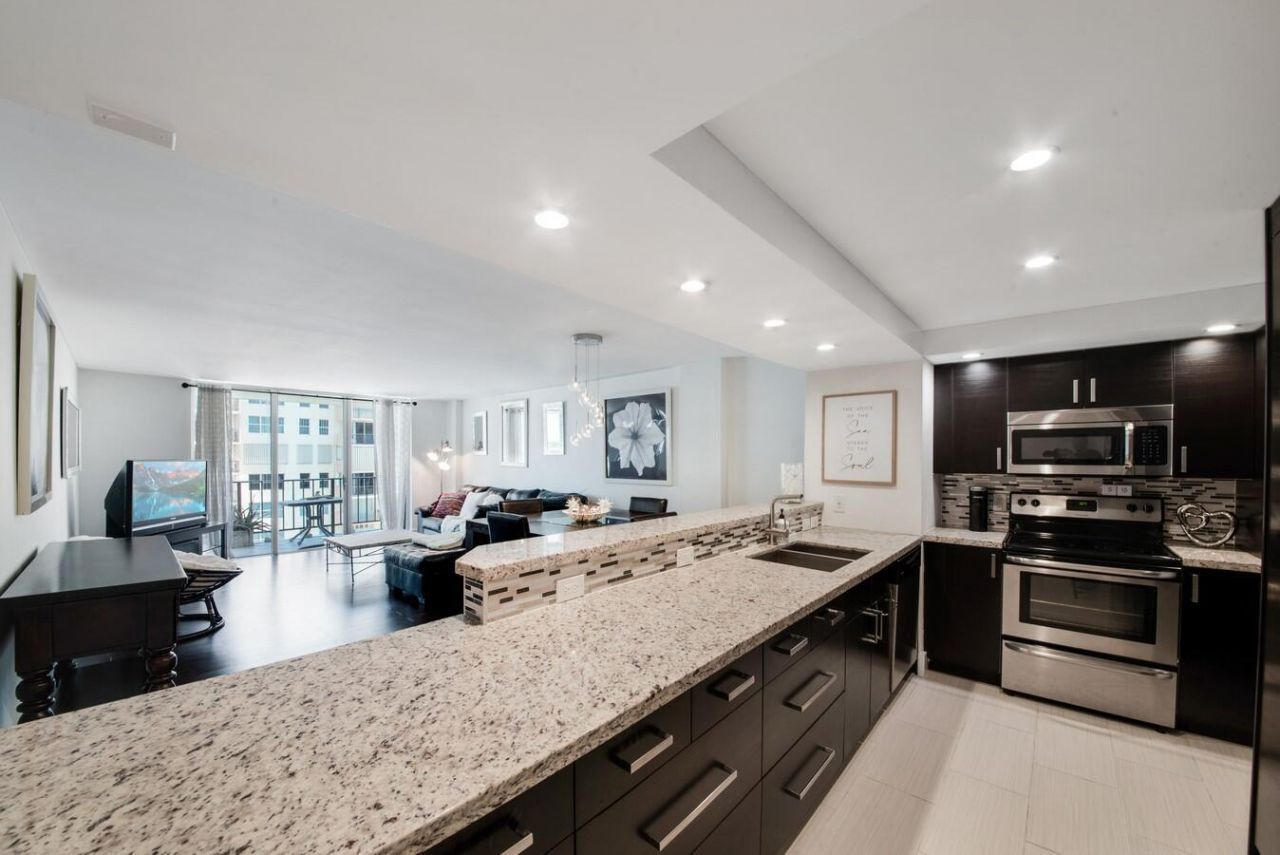 1147 Hillsboro Mile, Unit 505, Hillsboro Beach, FL 33062 Photo