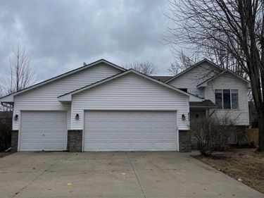 833 S Walnut Street, Belle Plaine, MN 56011