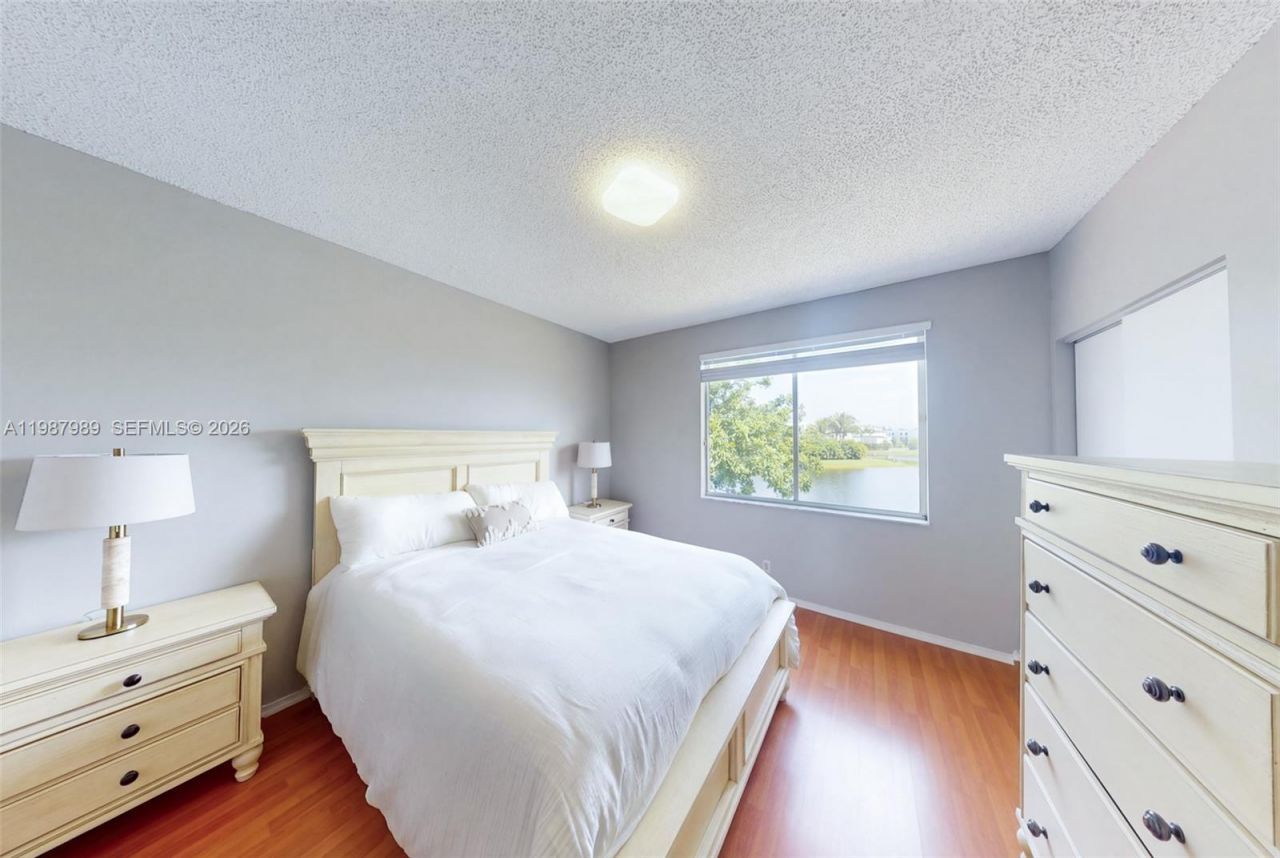 16635 Hemingway Dr , Weston, FL 33326 Photo