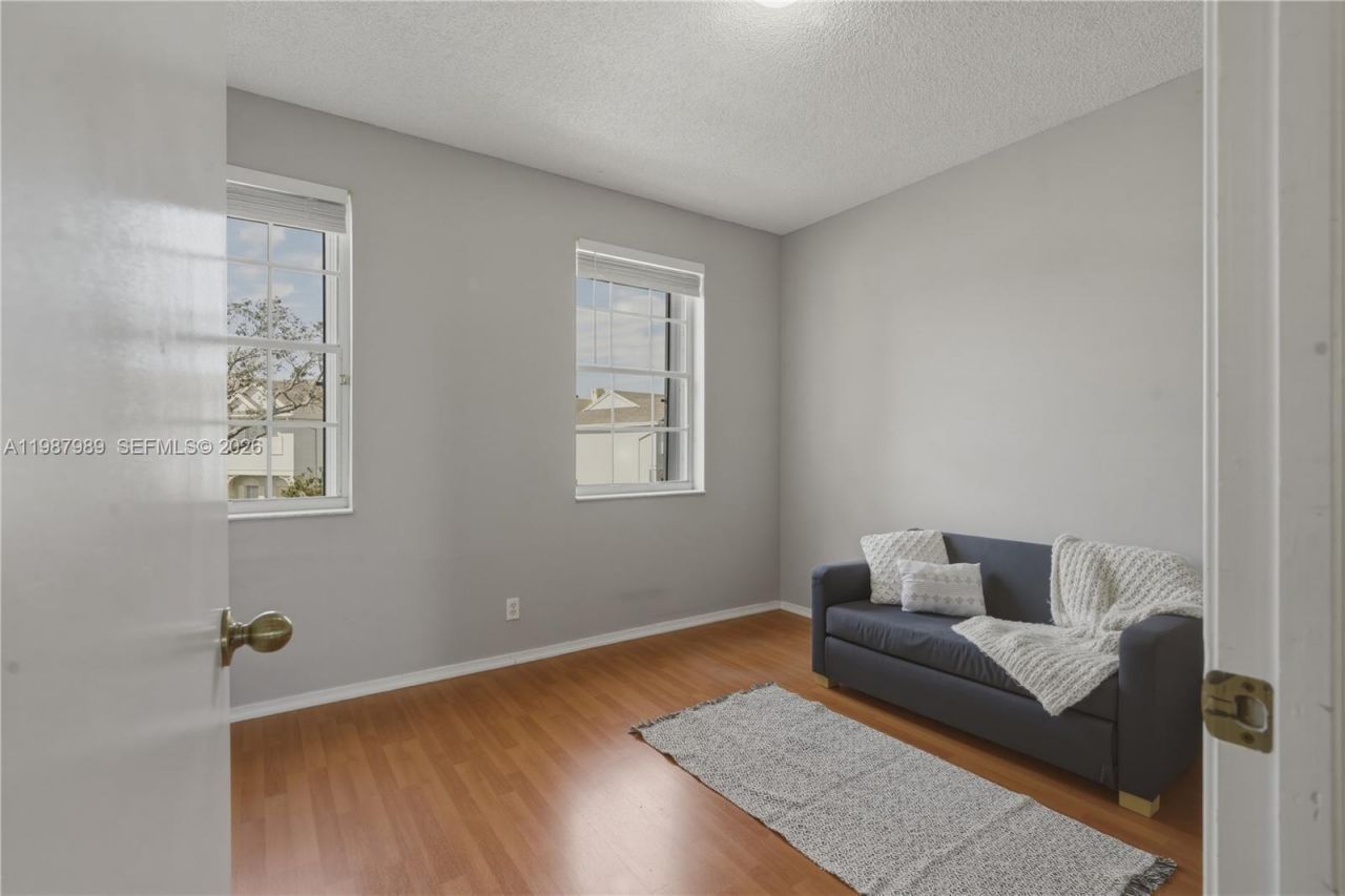 16635 Hemingway Dr , Weston, FL 33326 Photo