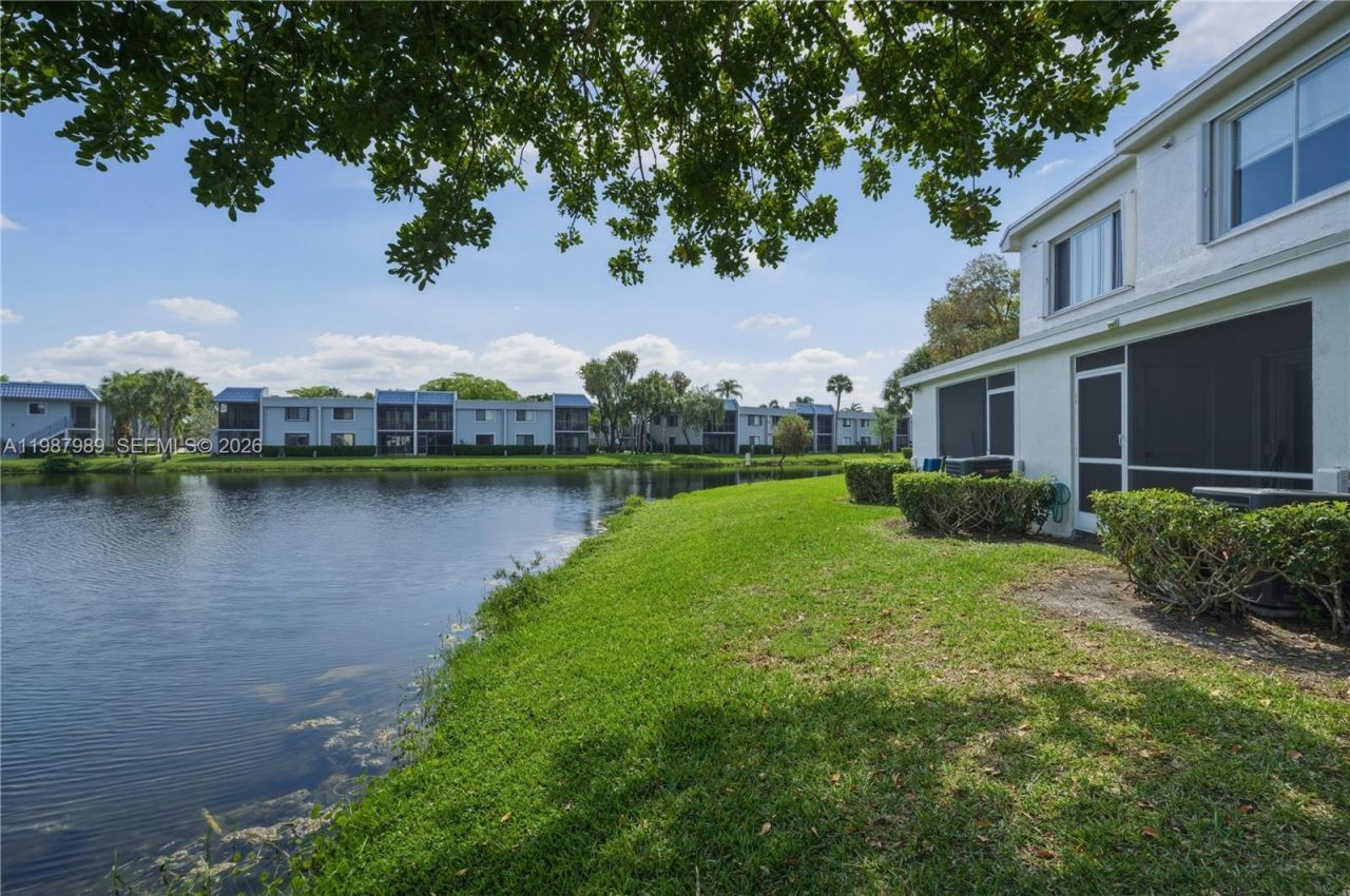 16635 Hemingway Dr , Weston, FL 33326 Photo