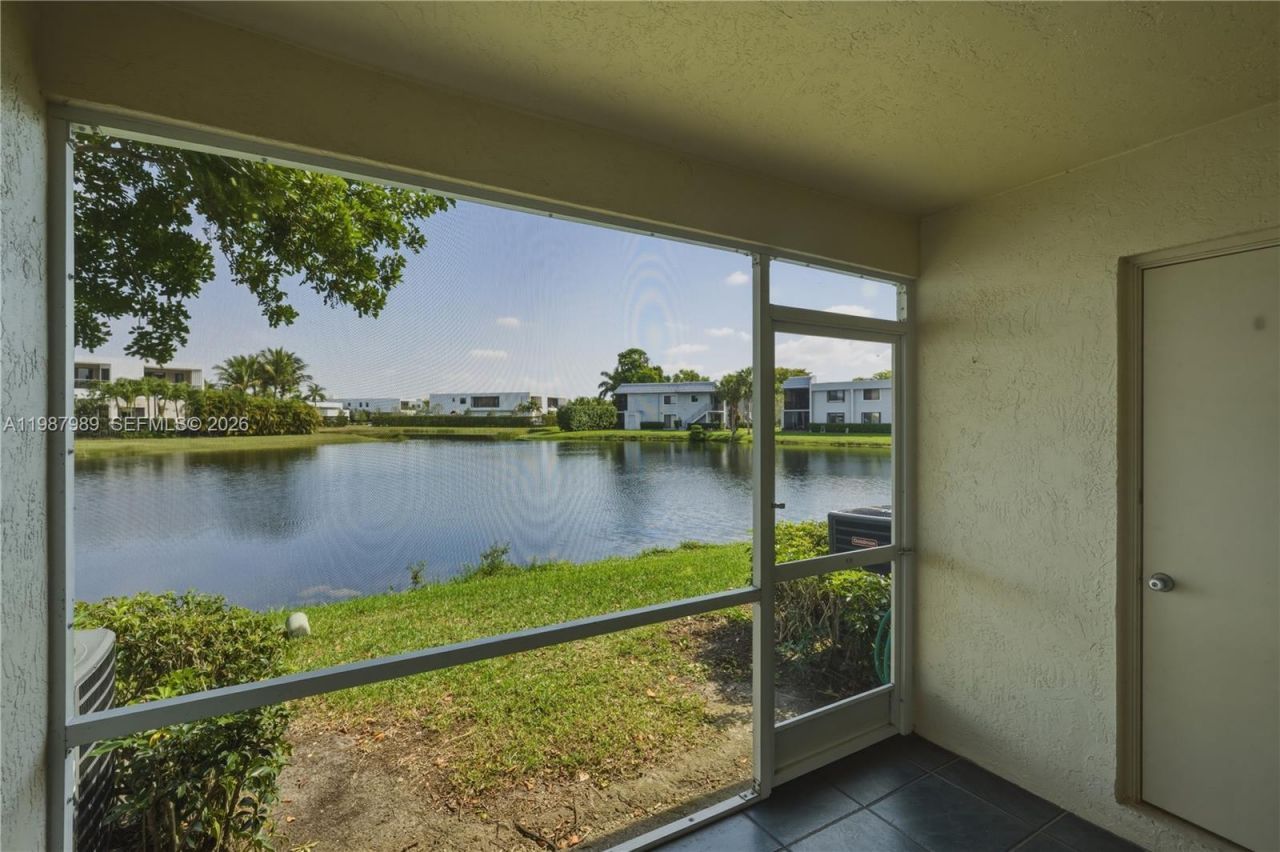 16635 Hemingway Dr , Weston, FL 33326 Photo