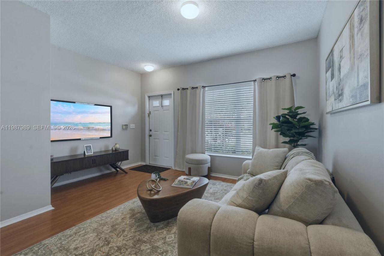 16635 Hemingway Dr , Weston, FL 33326 Photo