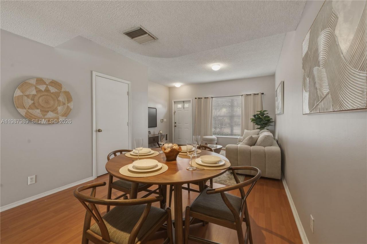 16635 Hemingway Dr , Weston, FL 33326 Photo