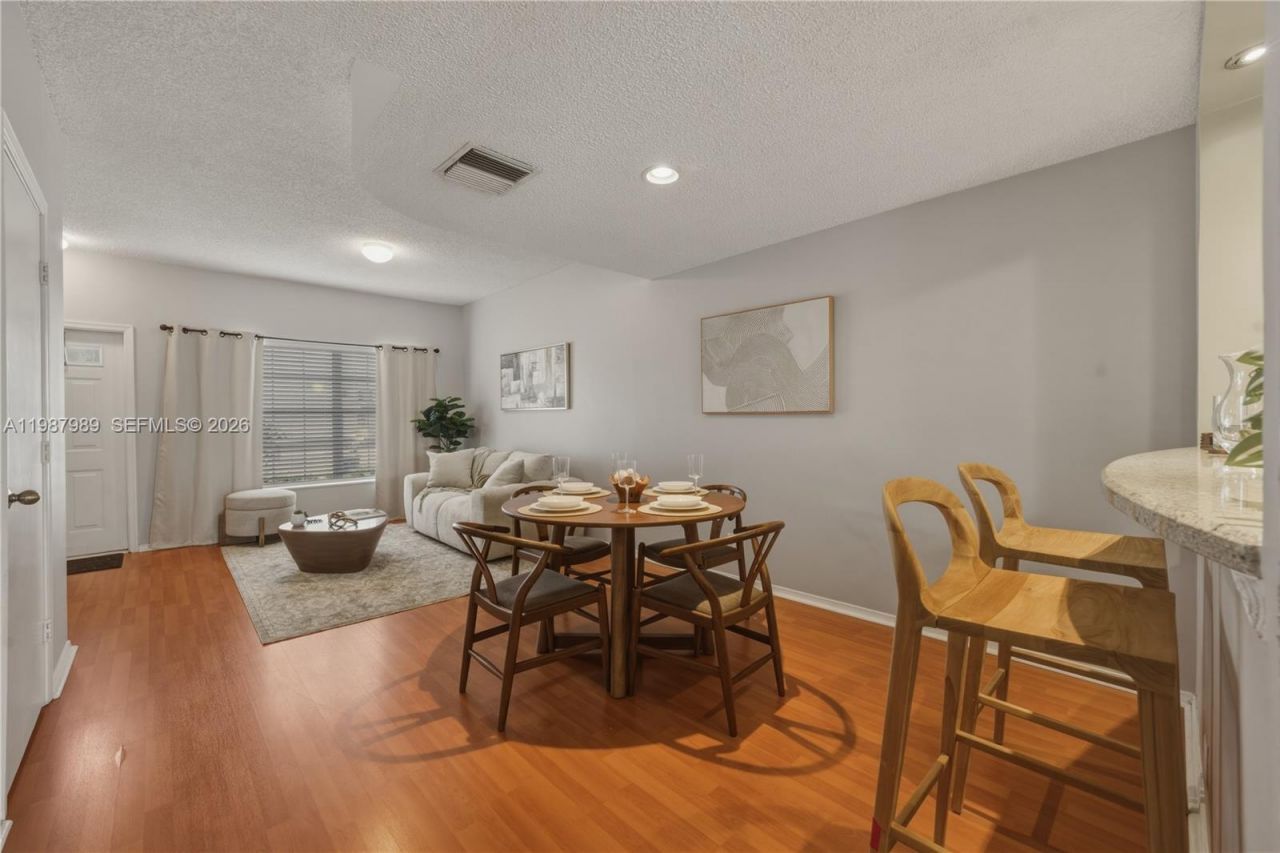 16635 Hemingway Dr , Weston, FL 33326 Photo