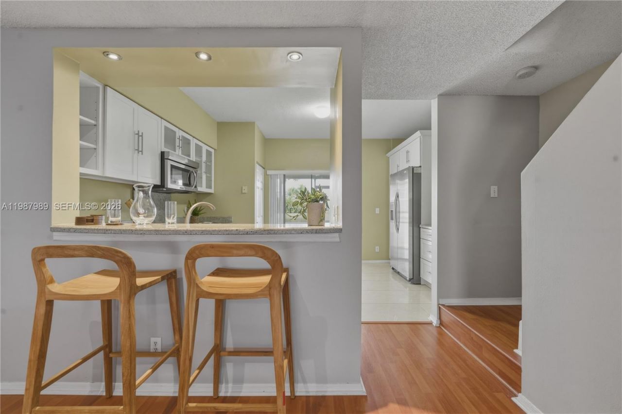 16635 Hemingway Dr , Weston, FL 33326 Photo