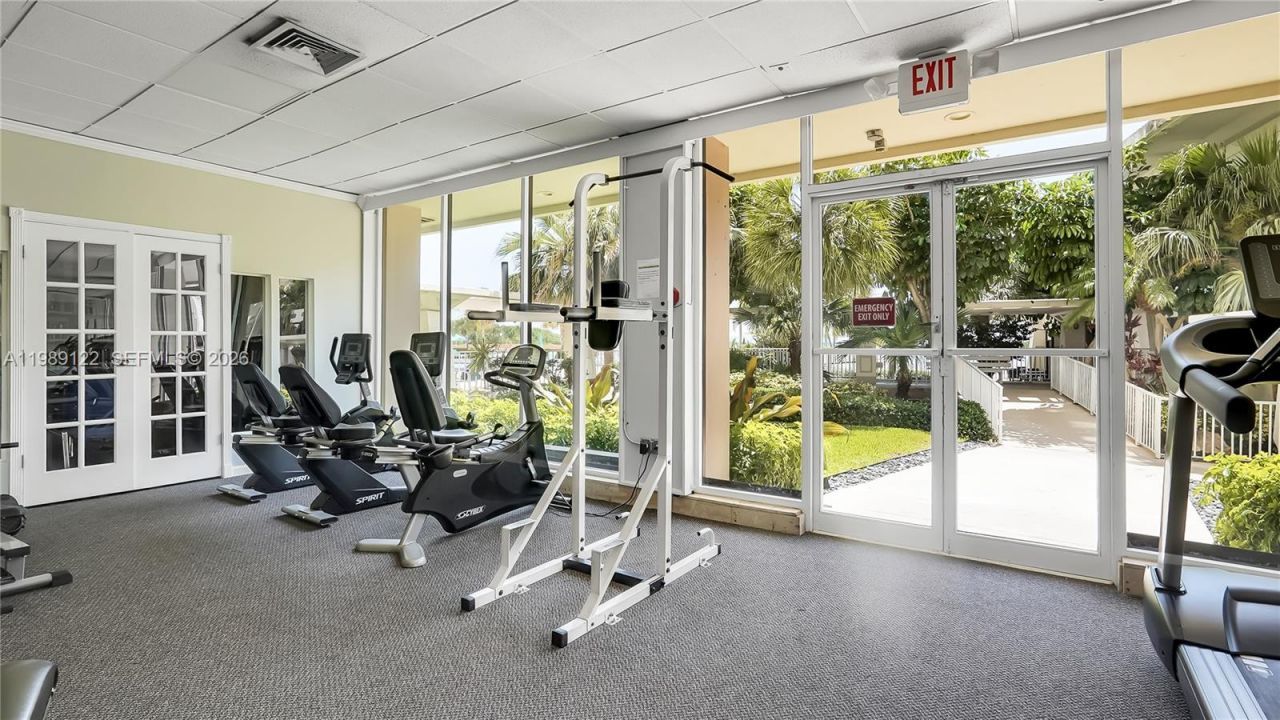 300 Bayview Dr, Unit 307, Sunny Isles Beach, FL 33160 Photo