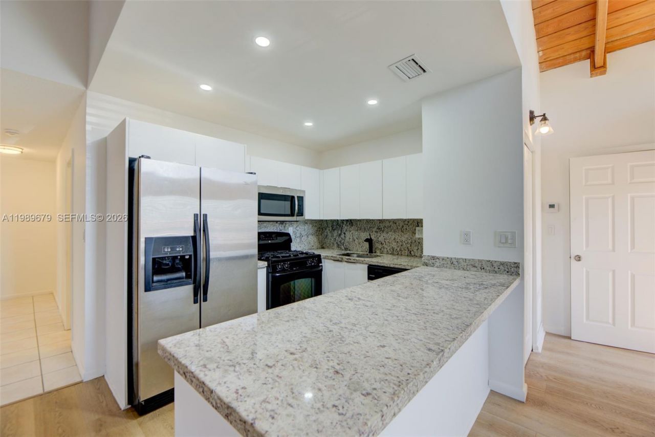 3046 W Missionwood Ln, Unit A-2, Miramar, FL 33025 Photo