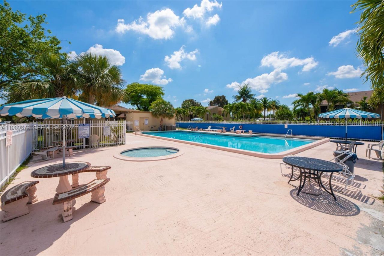 3046 W Missionwood Ln, Unit A-2, Miramar, FL 33025 Photo