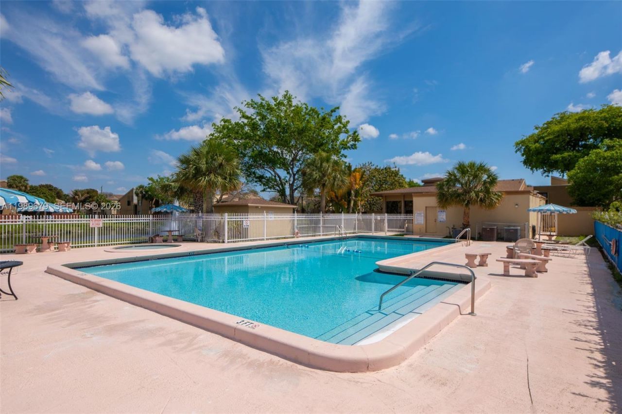 3046 W Missionwood Ln, Unit A-2, Miramar, FL 33025 Photo