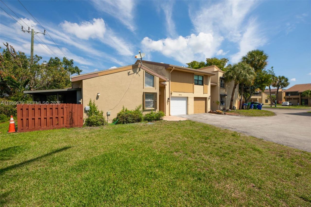 3046 W Missionwood Ln, Unit A-2, Miramar, FL 33025 Photo