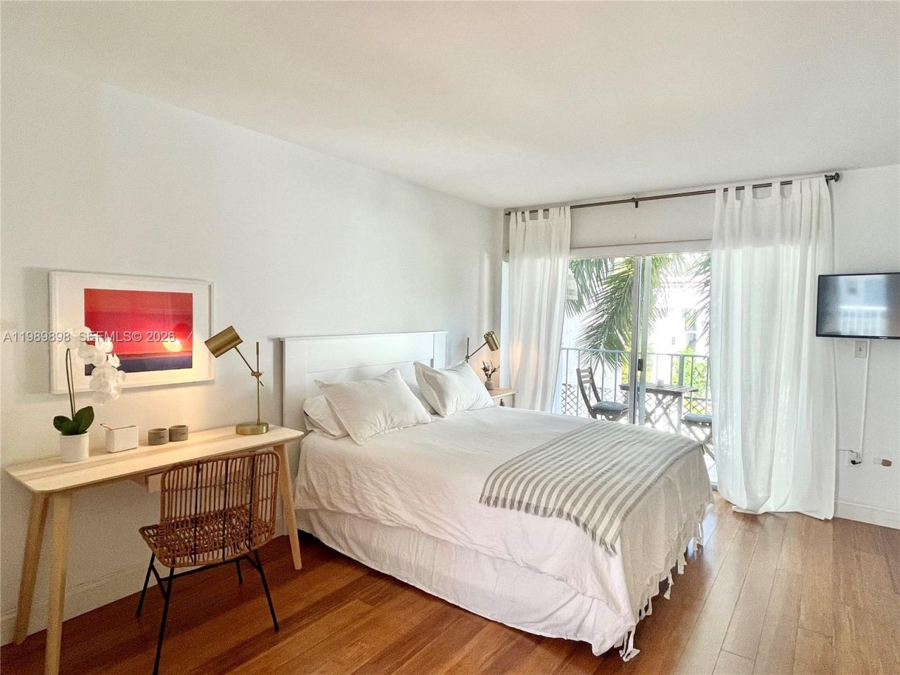 221 Meridian Ave, Unit 410, Miami Beach, FL 33139 Photo