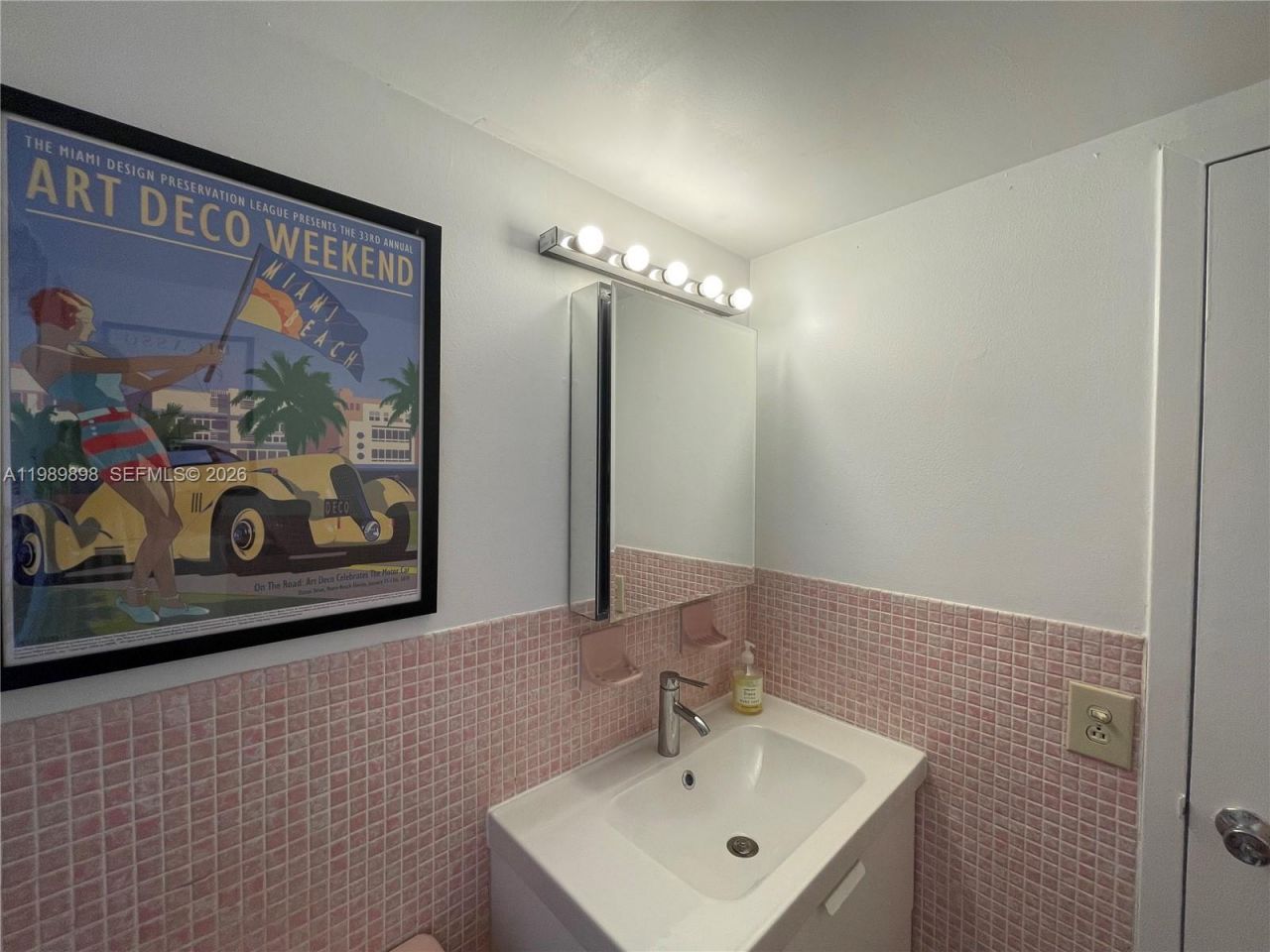 221 Meridian Ave , Unit 410, Miami Beach, FL 33139 Photo