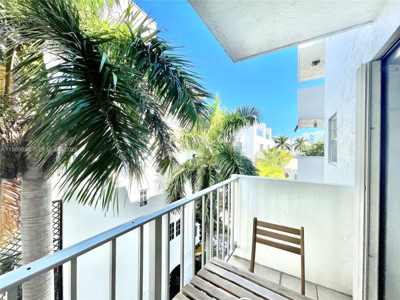 221 Meridian Ave, Unit 410, Miami Beach, FL 33139 Photo
