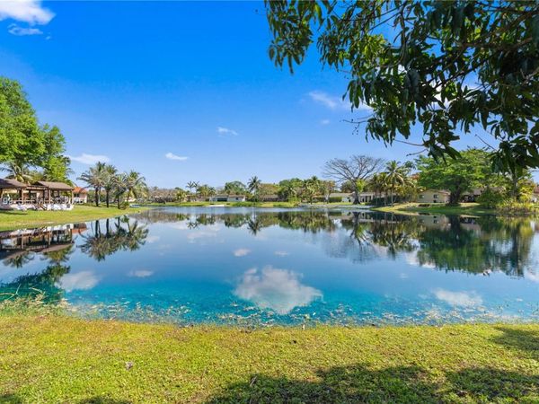 7327 Sabal Dr, Miami Lakes, FL 33014