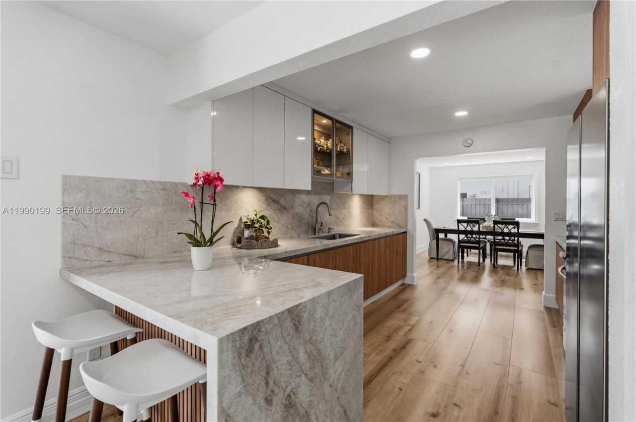 7327 Sabal Dr, Miami Lakes, FL 33014 Photo