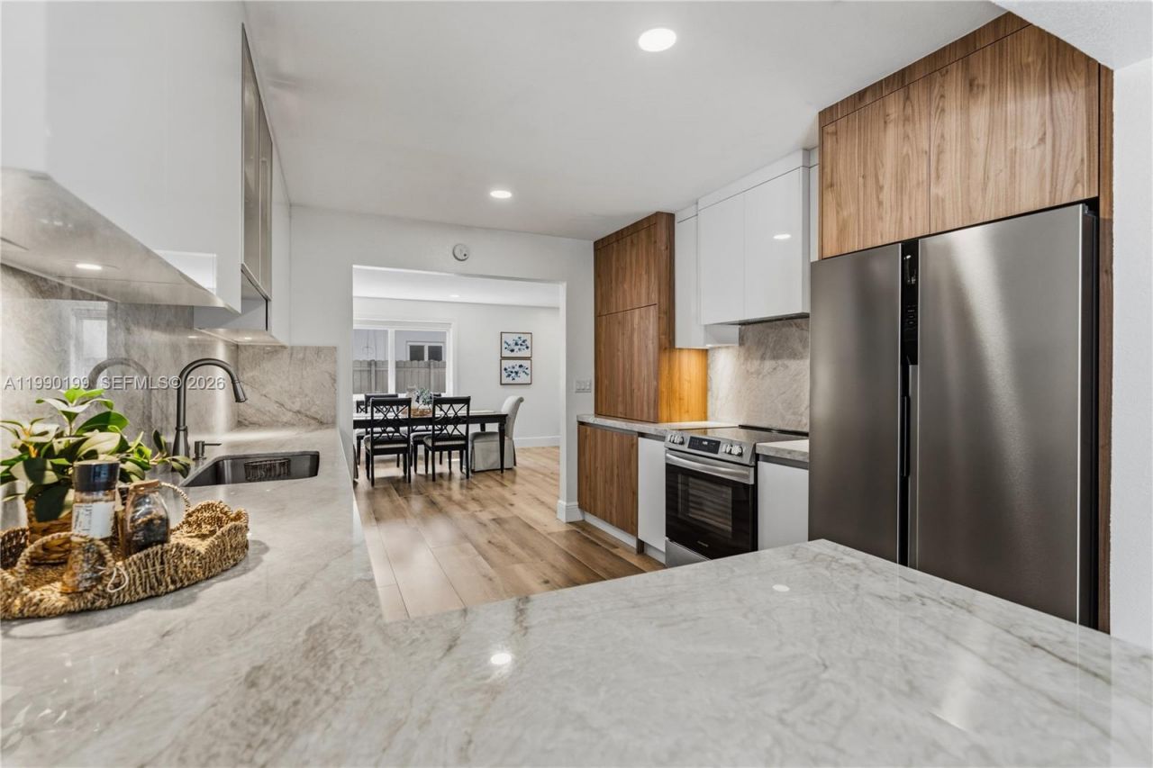 7327 Sabal Dr, Miami Lakes, FL 33014 Photo