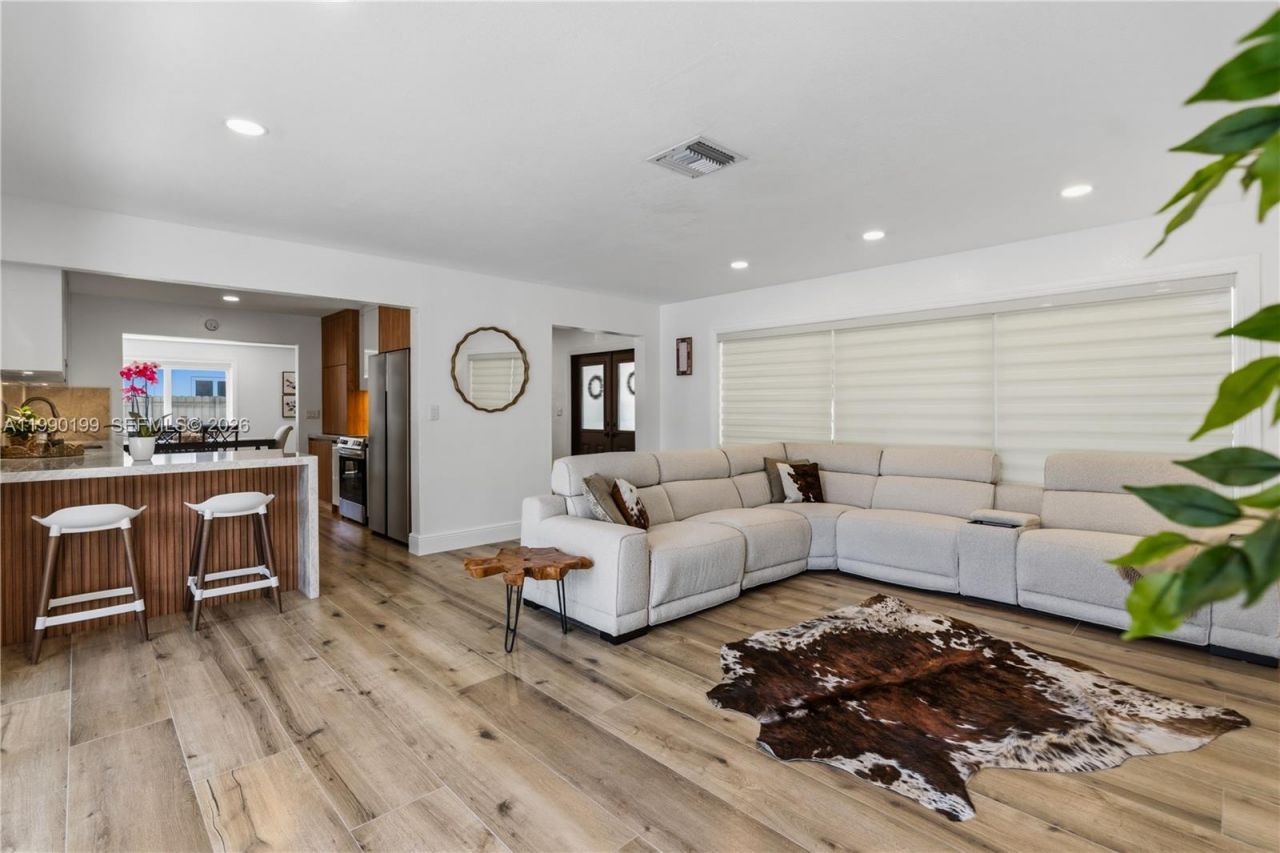 7327 Sabal Dr, Miami Lakes, FL 33014 Photo