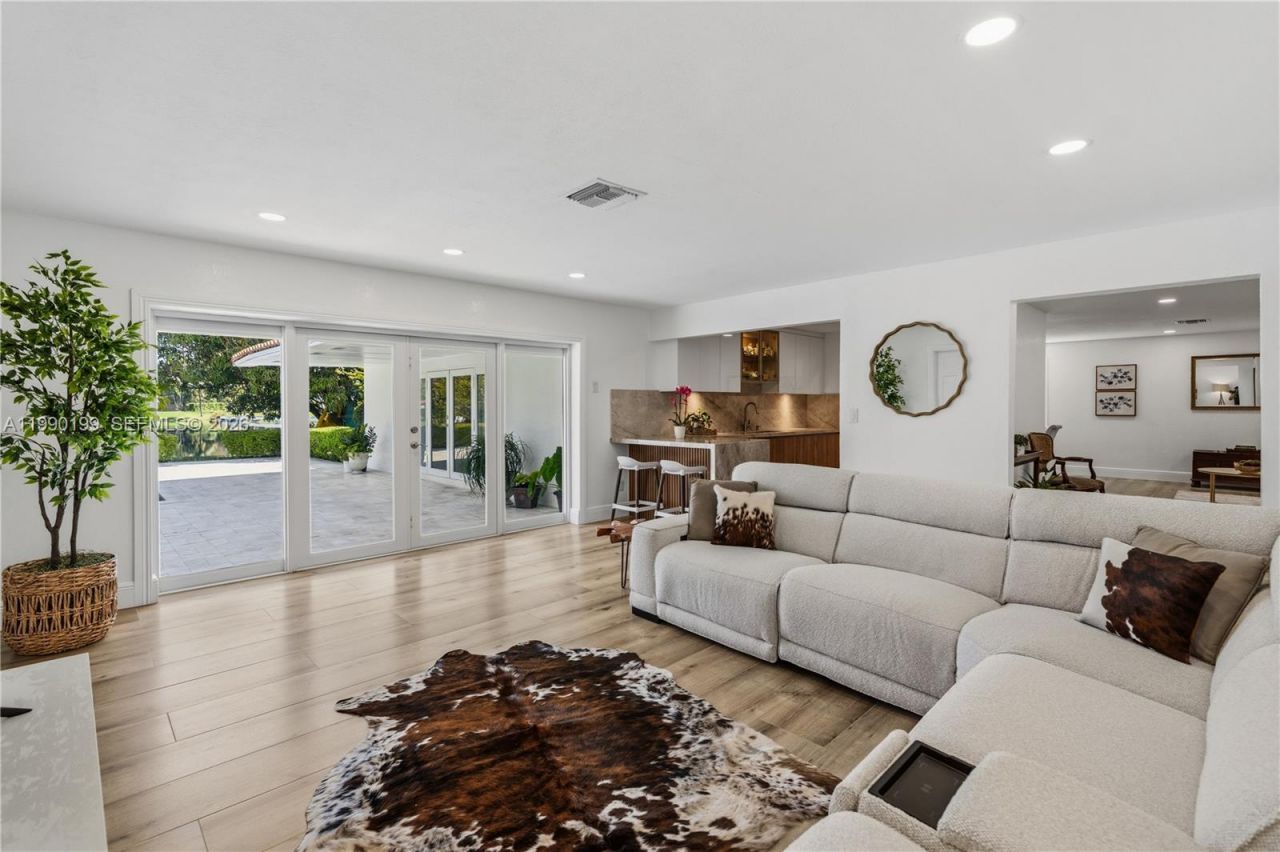 7327 Sabal Dr, Miami Lakes, FL 33014 Photo
