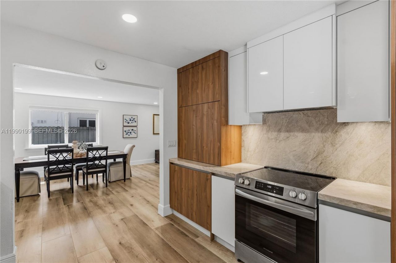 7327 Sabal Dr , Miami Lakes, FL 33014 Photo