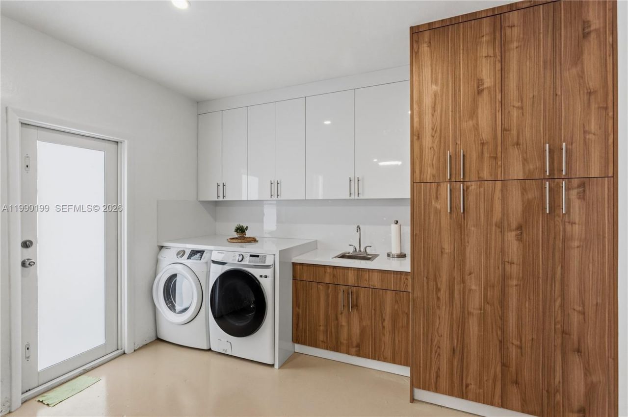 7327 Sabal Dr, Miami Lakes, FL 33014 Photo