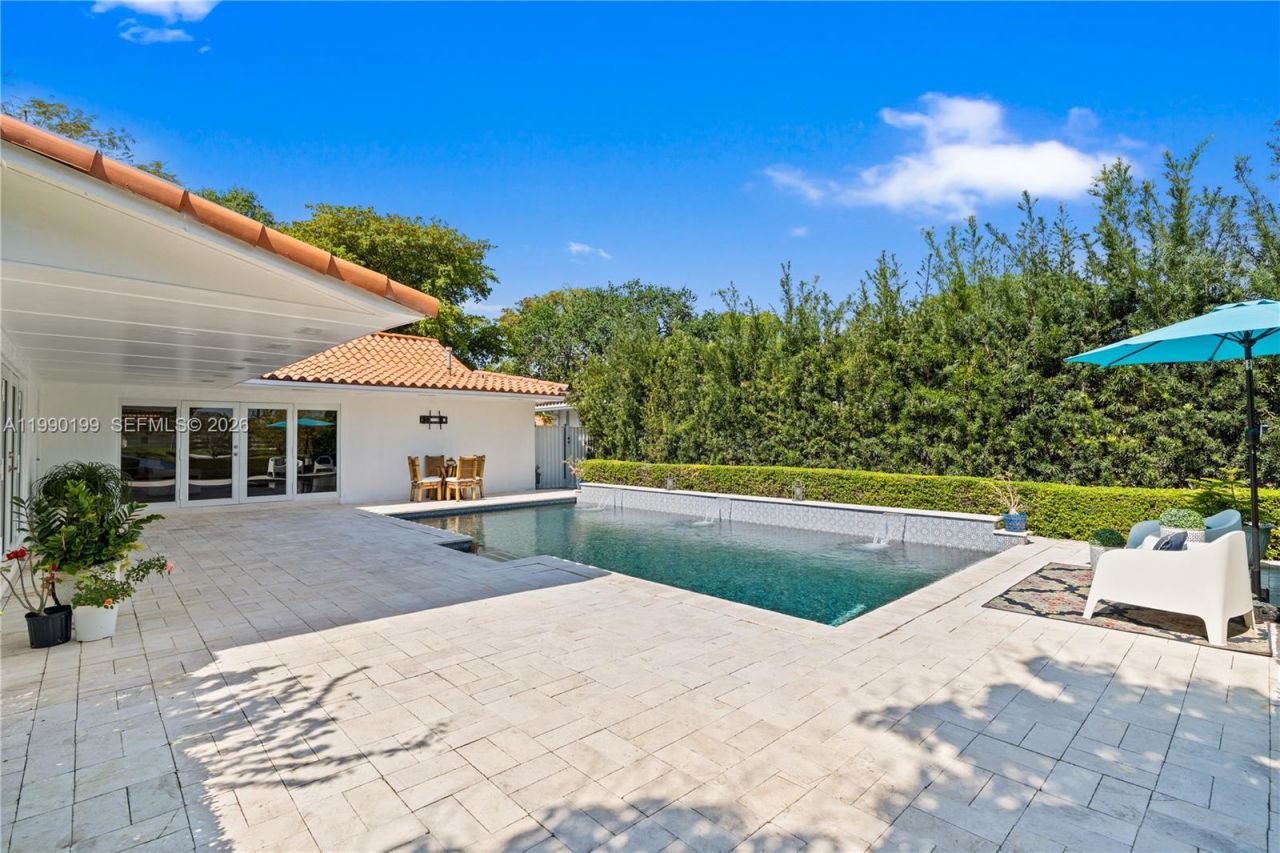 7327 Sabal Dr , Miami Lakes, FL 33014 Photo