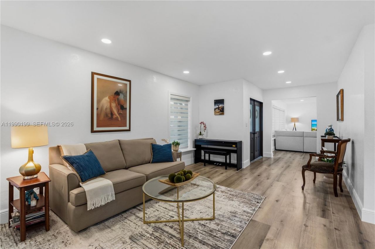 7327 Sabal Dr, Miami Lakes, FL 33014 Photo