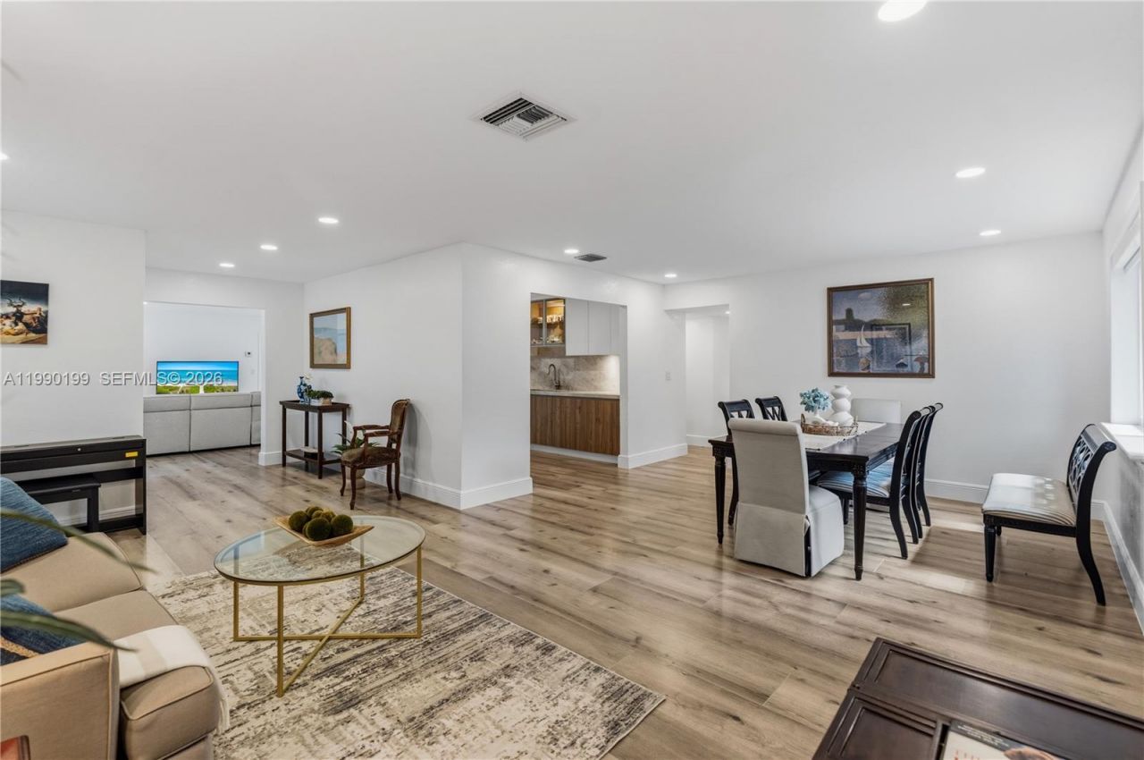 7327 Sabal Dr, Miami Lakes, FL 33014 Photo