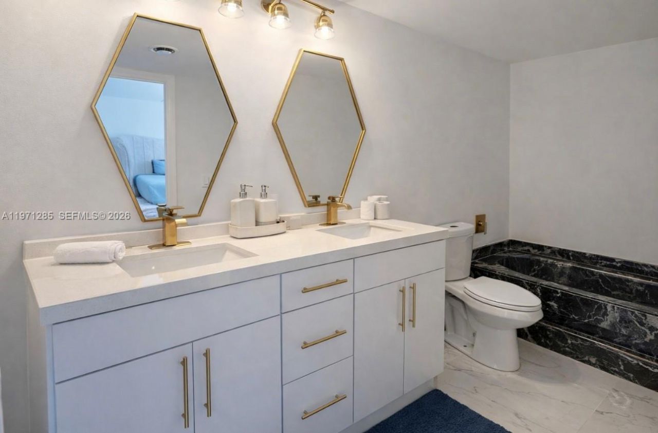 2308 NE 7th St, Unit 29, Hallandale Beach, FL 33009 Photo