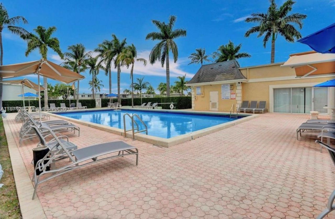 2308 NE 7th St, Unit 29, Hallandale Beach, FL 33009 Photo