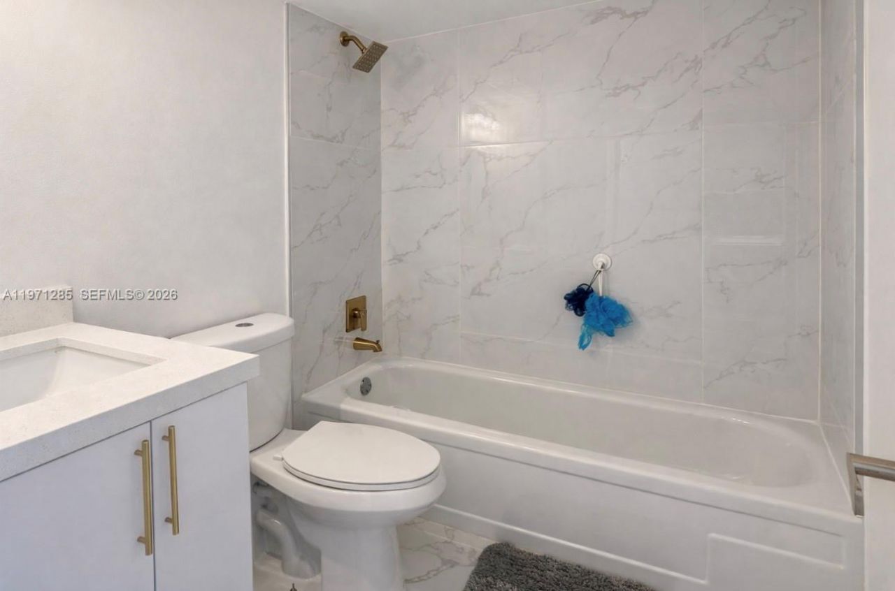 2308 NE 7th St, Unit 29, Hallandale Beach, FL 33009 Photo