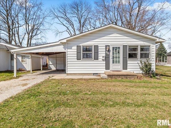 705 N LOCUST Street, Litchfield, IL 62056