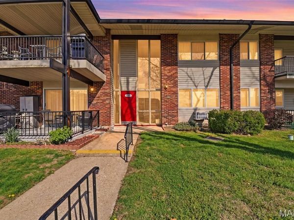 9965 Bunker Hill Drive, Unit C, Unincorporated, MO 63123