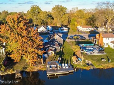 26721 W Huron River Drive, Flat Rock, MI 48134