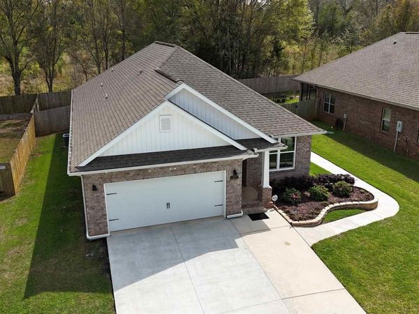 437 Pemberton Ln, Cantonment, FL 32533