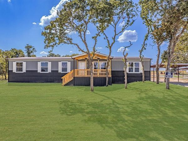 242 Huddleston Road , Sunset, TX 76270