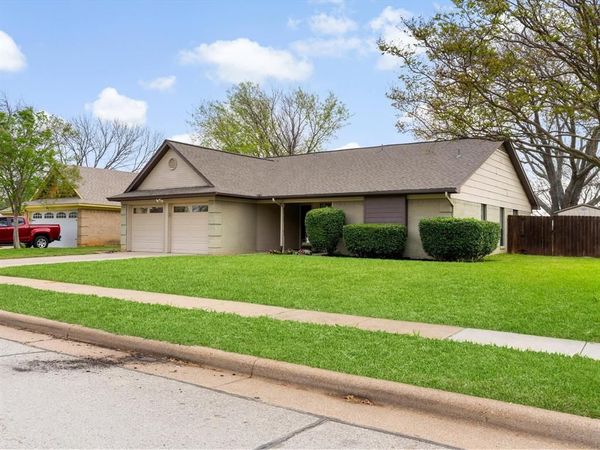 3028 Oak Valley Drive , Bedford, TX 76021