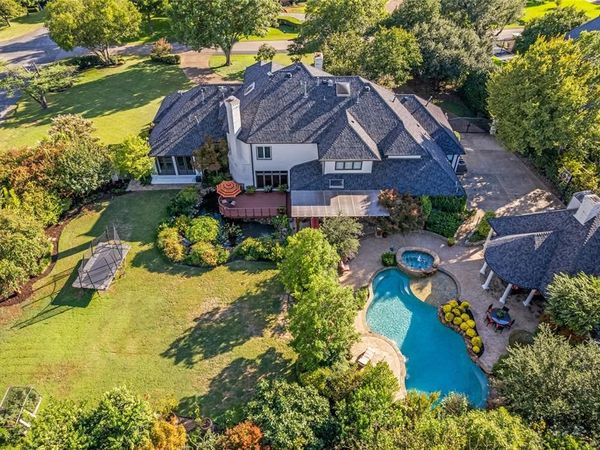 4731 N Lindhurst Avenue, Dallas, TX 75229