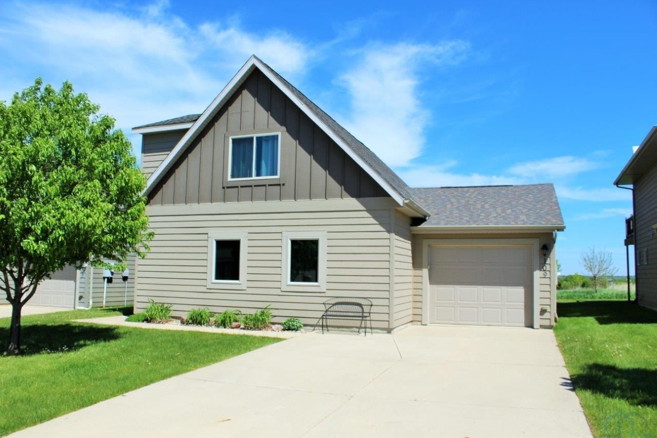 290 240th Ave, Unit 109, Arnolds Park, IA 51331 Main Photo