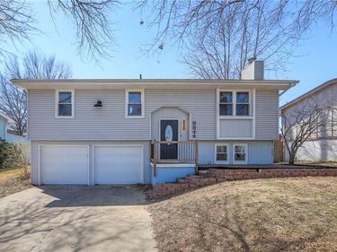 9844 N Cherry Street, Kansas City, MO 64155