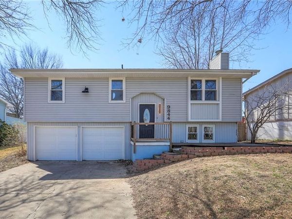 9844 N Cherry Street, Kansas City, MO 64155