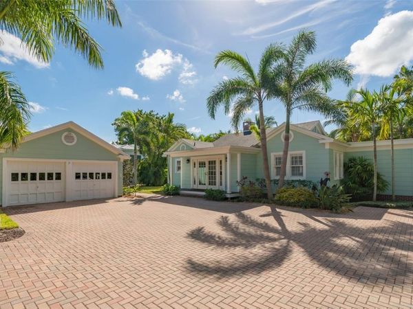 847 HUDSON AVENUE, SARASOTA, FL 34236