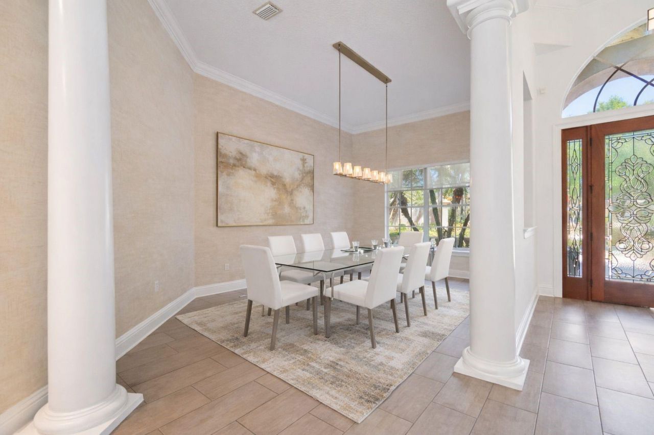 17008 Madres De Avila, Tampa, FL 33613 Photo