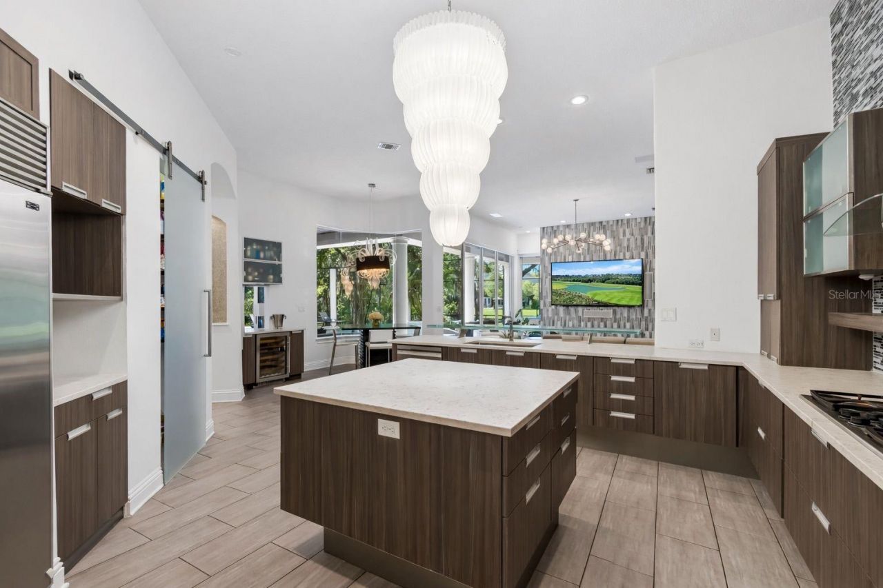 17008 Madres De Avila, Tampa, FL 33613 Photo